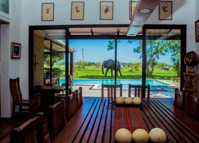 estate-gallery-dining-table-villa